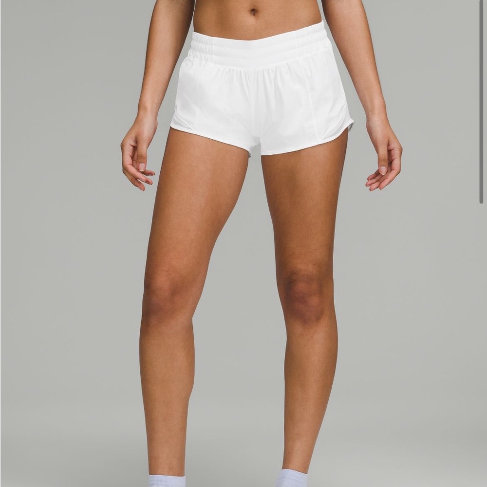 Lululemon Hotty Hot Shorts in white Size 4